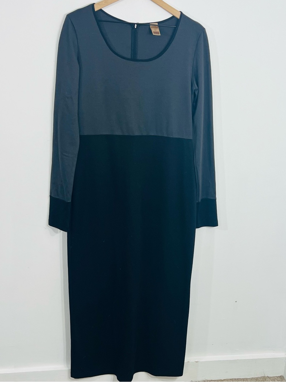 Long Elegant Legs Maxi Black Gray Long Sleeve Flattering Minimalist Dress Sz M